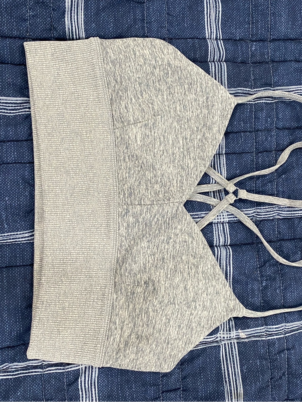 ALO Yoga Heather Gray Ribbed-Band Strappy Sports Bralette